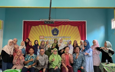 Pelatihan Bahasa Inggris dan Bahasa Jawa Guru Karyawan SD Muhammadiyah Prambanan