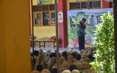 Menjadi anak sholeh kebanggaan orangtua